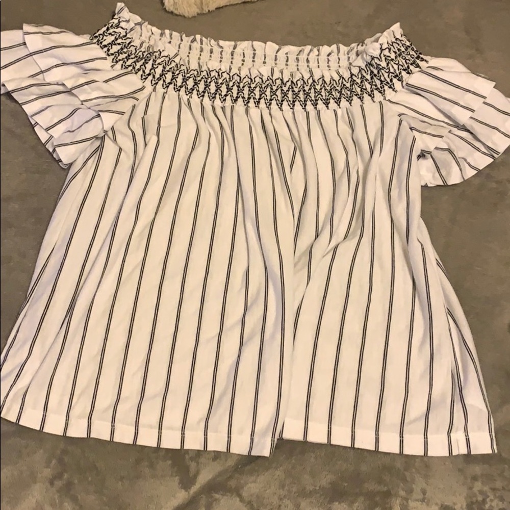 American Eagle off the shoulder top
